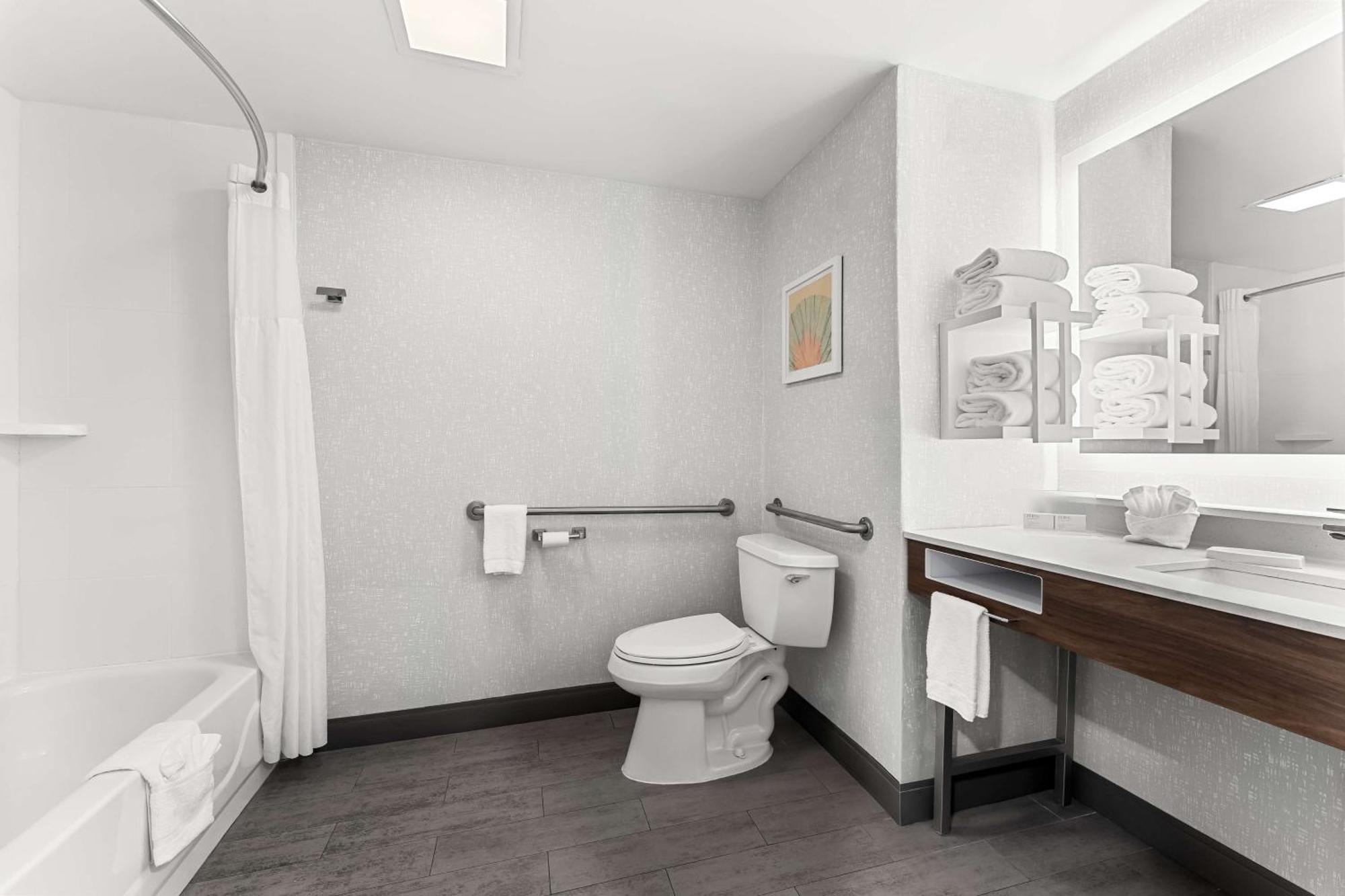 Hampton Inn Stroudsburg Poconos Bagian luar foto