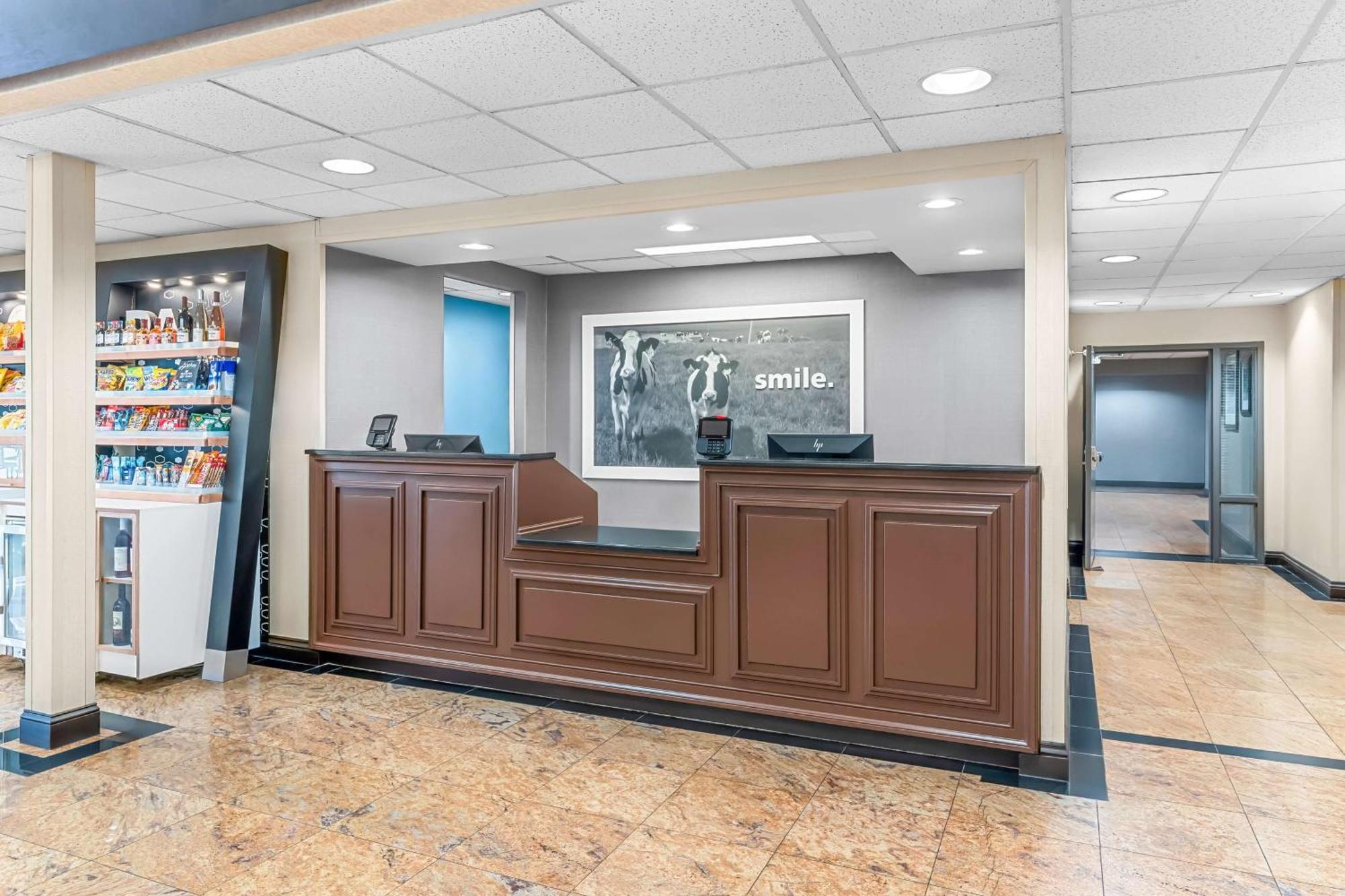 Hampton Inn Stroudsburg Poconos Bagian luar foto